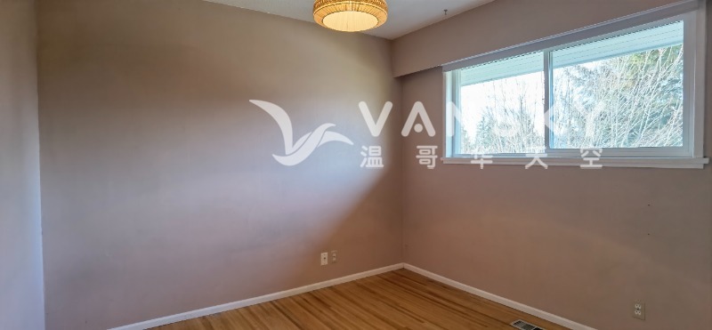 260520220124_Room 2-Upstairs.jpg